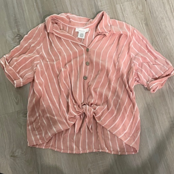 Linen urban romantics tie front button detail top - Picture 1 of 5